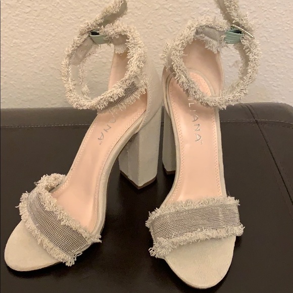 Shoes - Picture 2 of 4